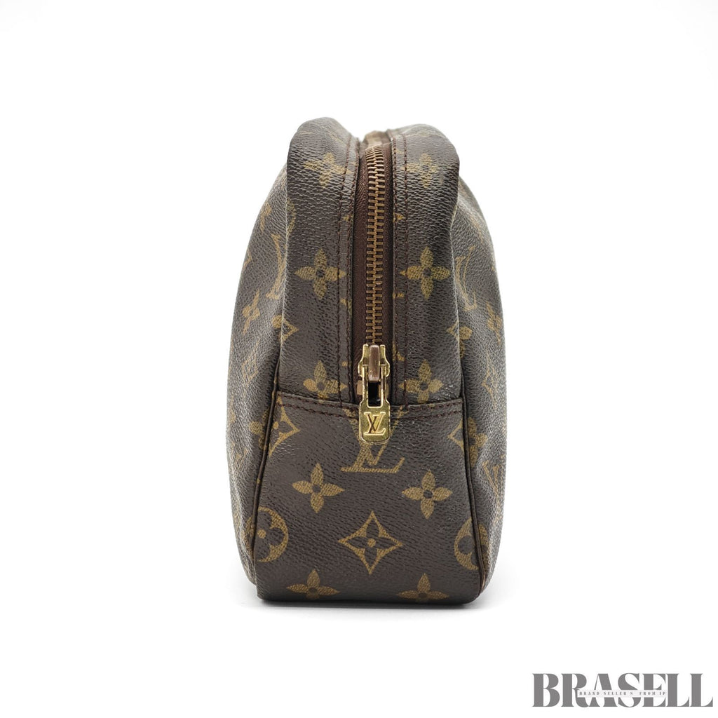 LOUIS VUITTON Trousseau Toilette 28 M47522 Monogram Brown【ImportFeeFREE】