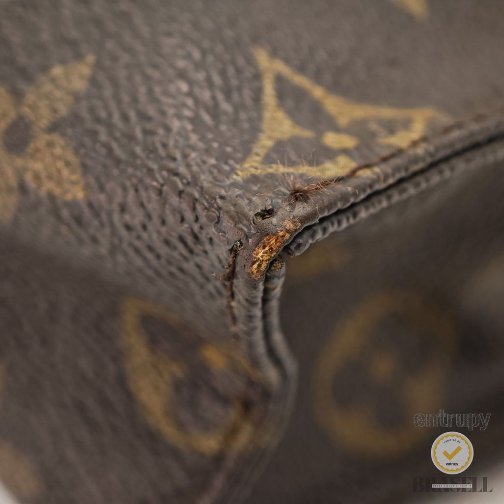 LOUIS VUITTON Poche Toilette 26 M47542 Clutch Bag Monogram 【ImportFeeFREE】