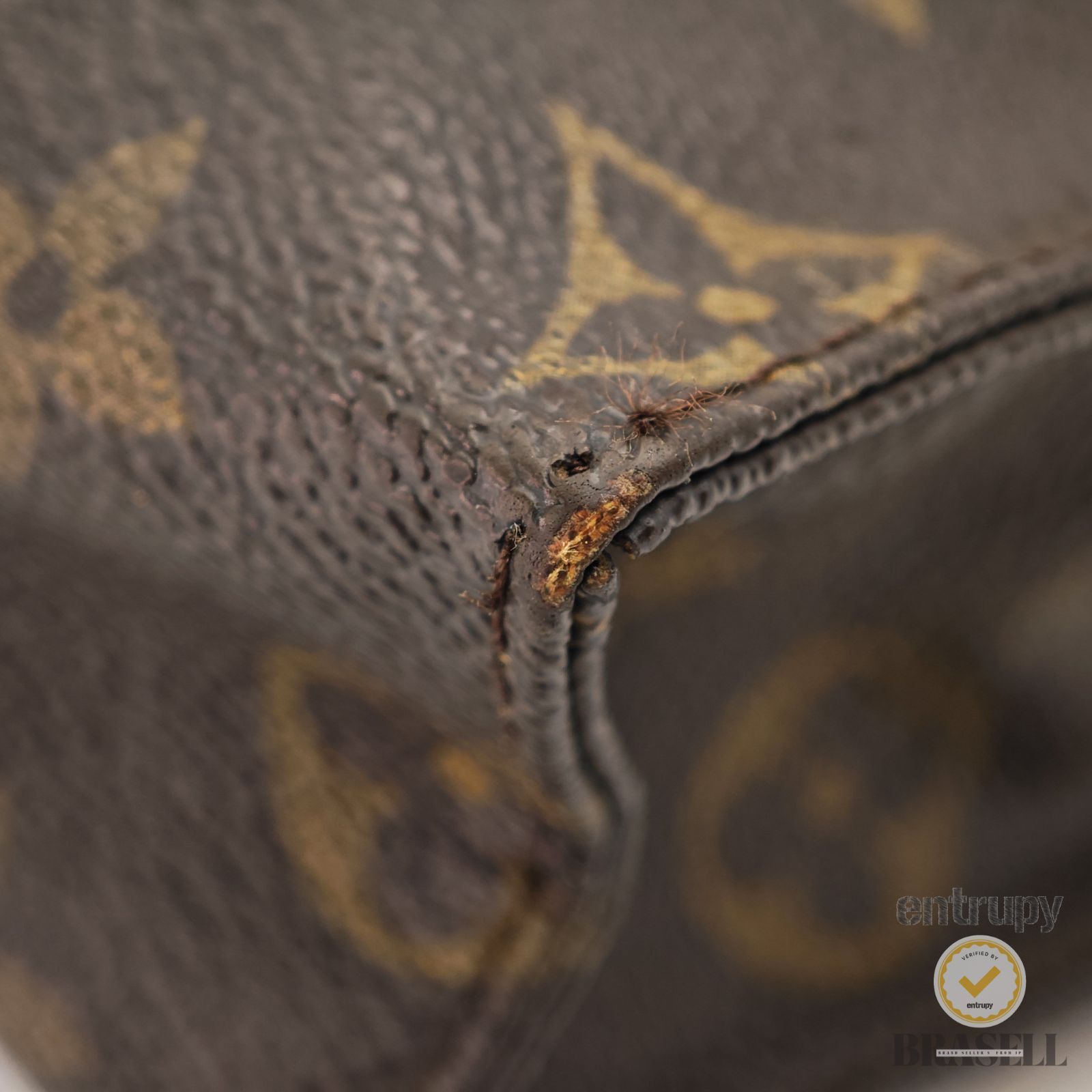 LOUIS VUITTON Poche Toilette 26 M47542 Clutch Bag Monogram 【ImportFeeFREE】
