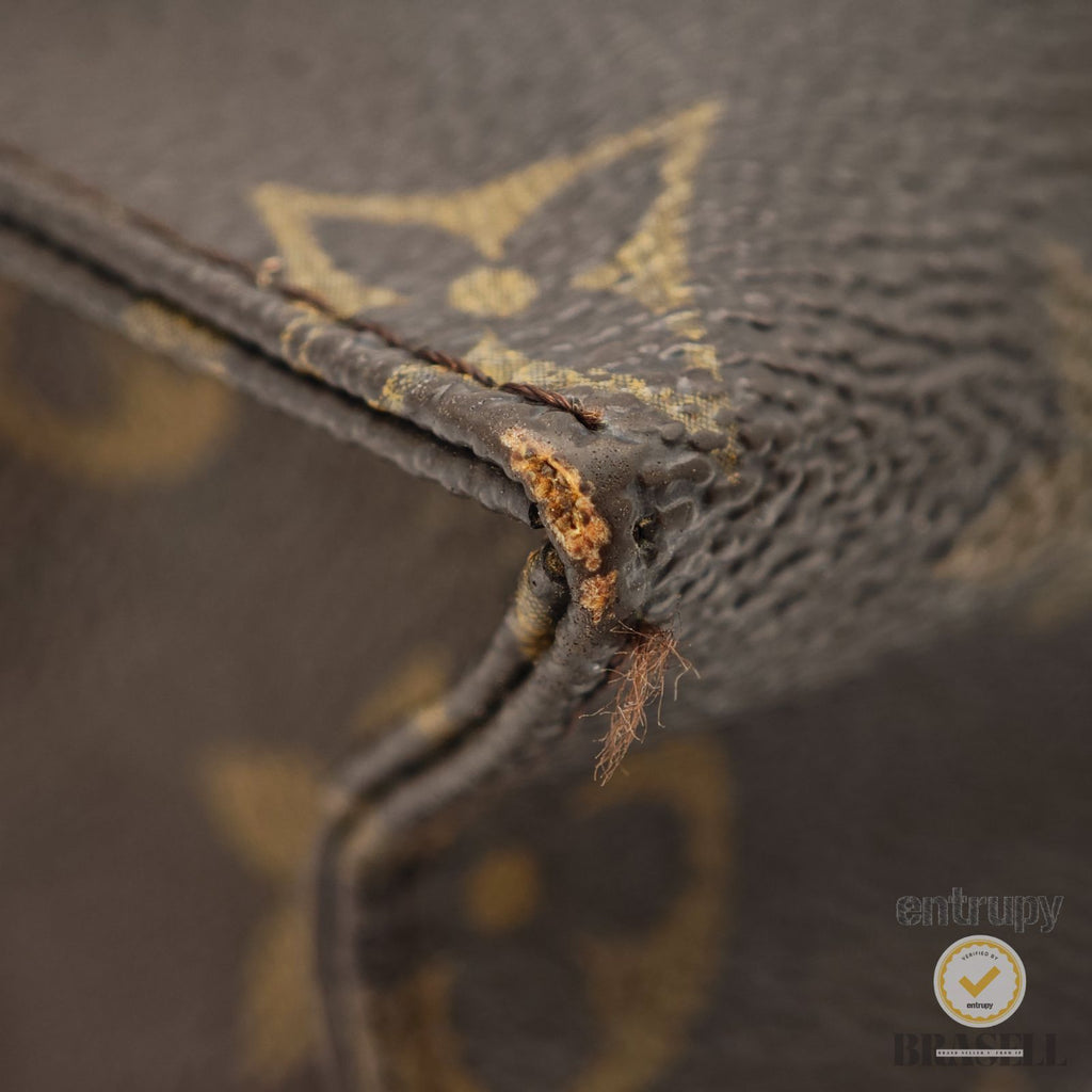 LOUIS VUITTON Poche Toilette 26 M47542 Clutch Bag Monogram 【ImportFeeFREE】