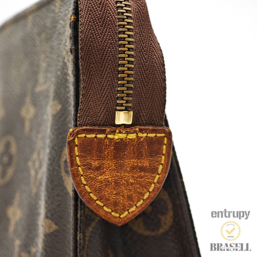 LOUIS VUITTON Poche Toilette 26 M47542 Clutch Bag Monogram 【ImportFeeFREE】