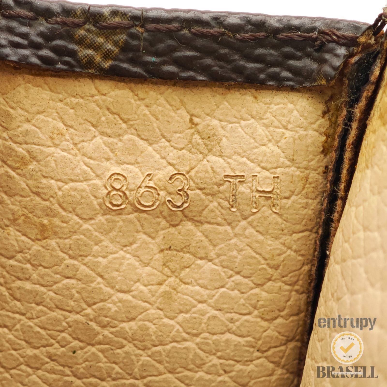 LOUIS VUITTON Poche Toilette 26 M47542 Clutch Bag Monogram 【ImportFeeFREE】