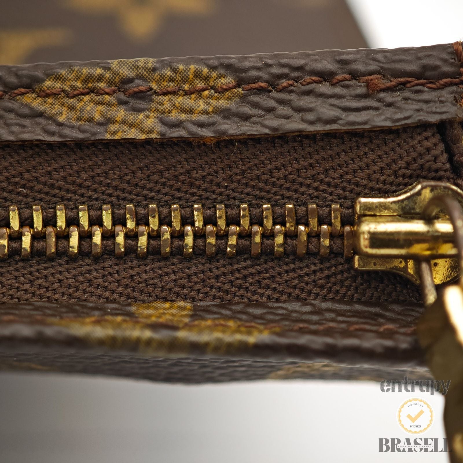 LOUIS VUITTON Poche Toilette 26 M47542 Clutch Bag Monogram BN 【ImportFeeFREE】