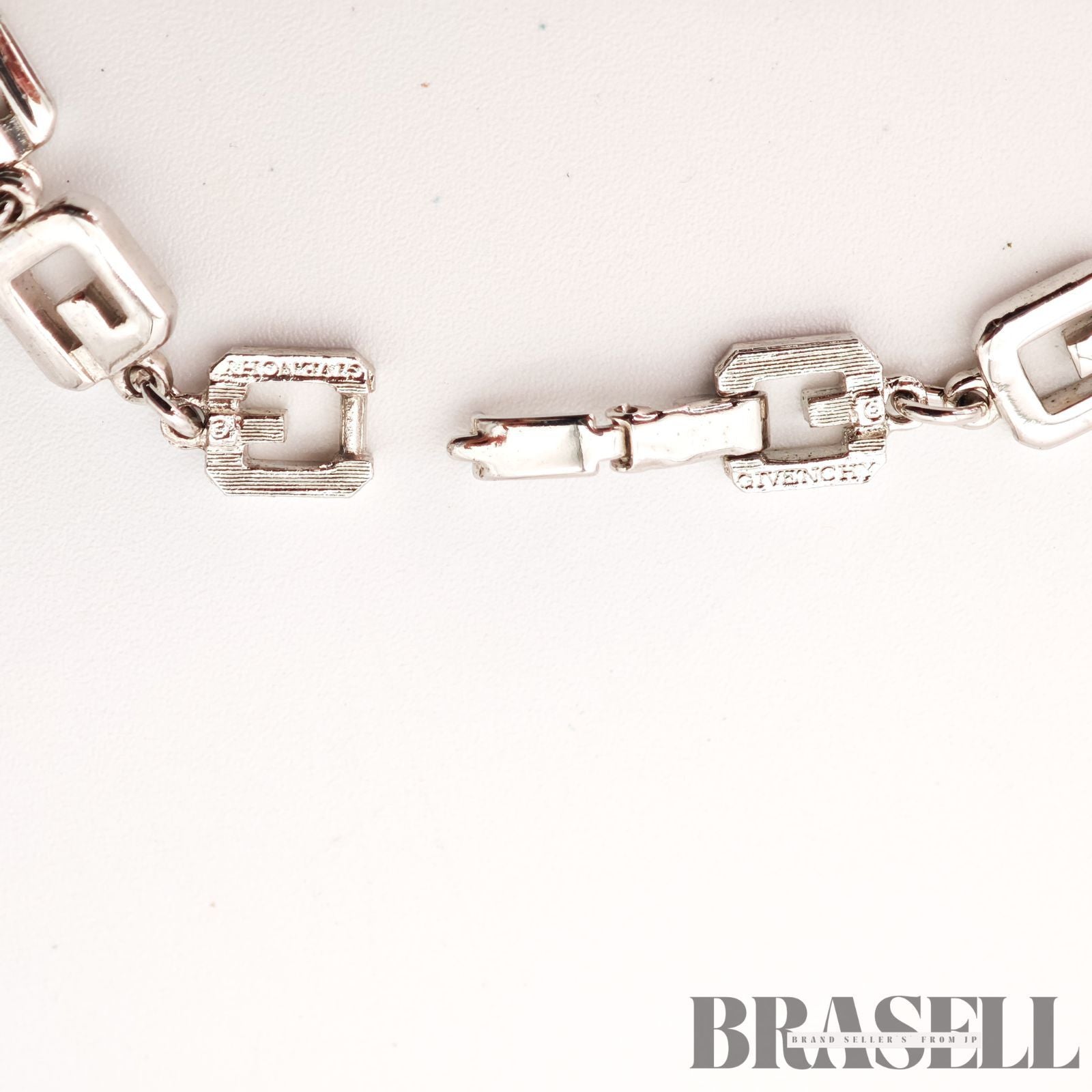 Givenchy Silver Tone Necklace Vintage Fashion Necklace【ImportFeeFREE】