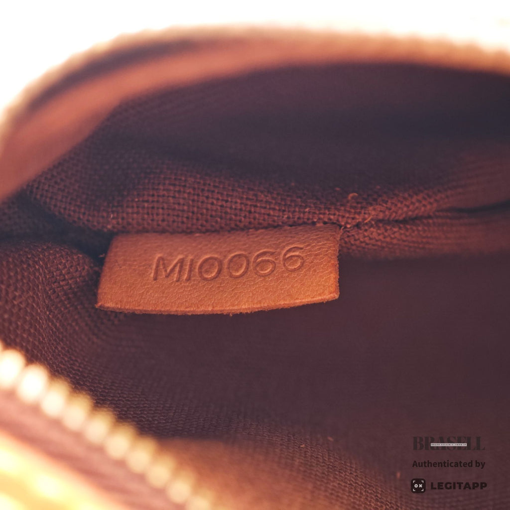 LOUIS VUITTON Pochette Bosphore M40044 Shoulder Bag Monogram 【ImportFeeFREE】