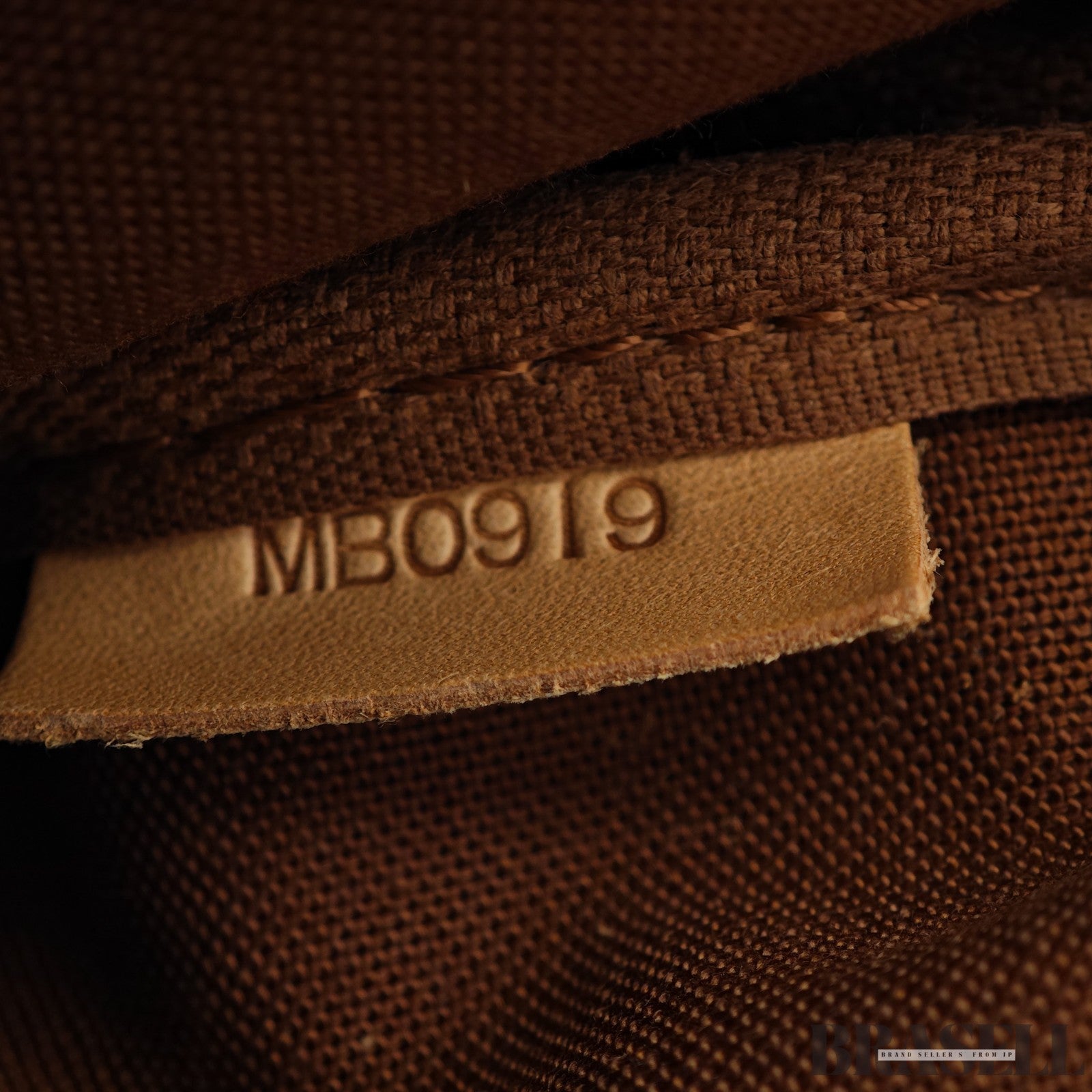 LOUIS VUITTON Saumur 30 Shoulder Bag M42256 Monogram Canvas Brown