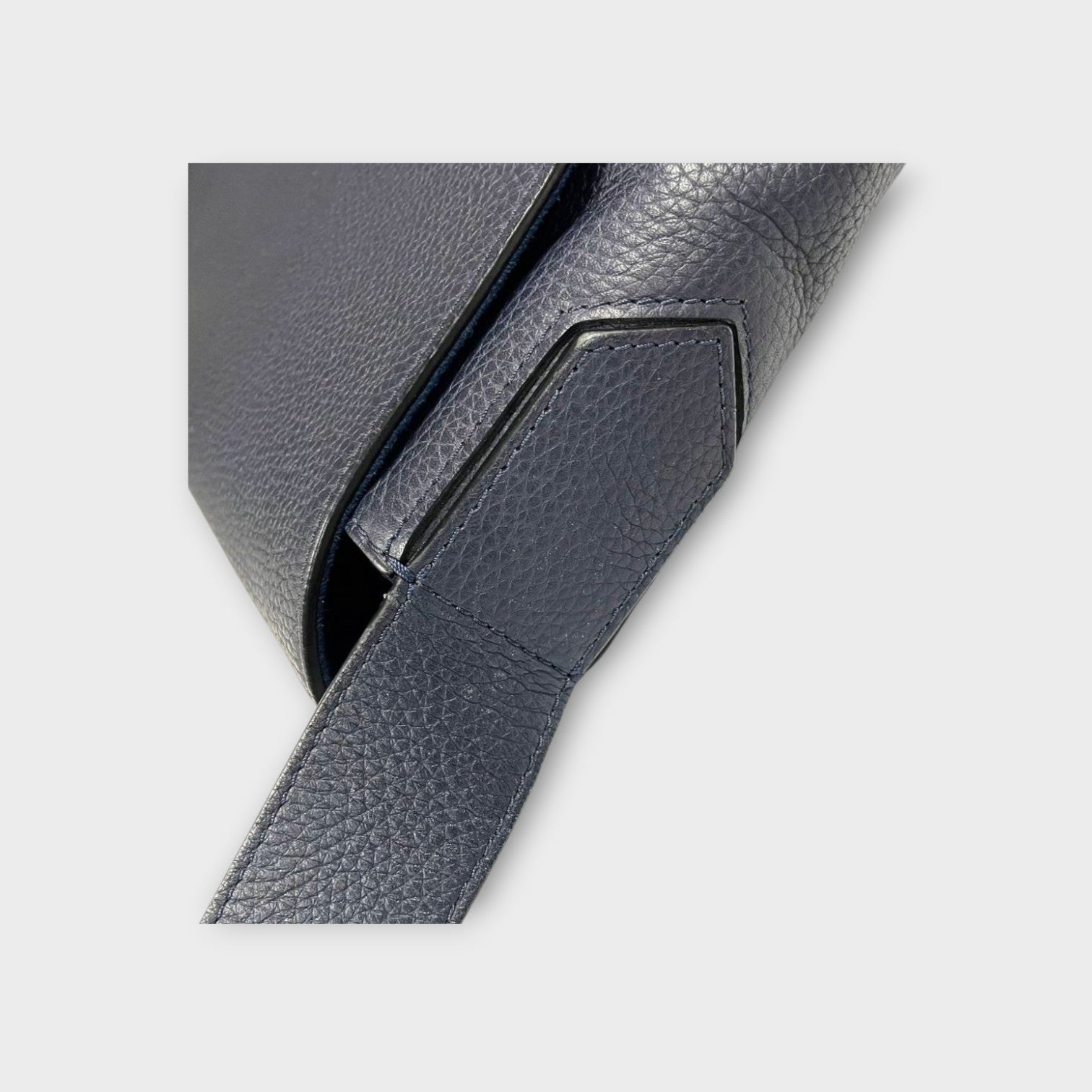 Louis Vuitton Eastside Messenger M53465 Shoulder Bag Logo Navy Leather 【A】
