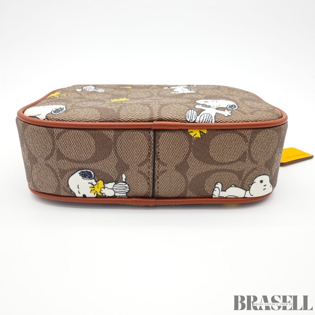 COACH Signature Snoopy Collaboration CF428 Compact Bag Cute Character Khaki