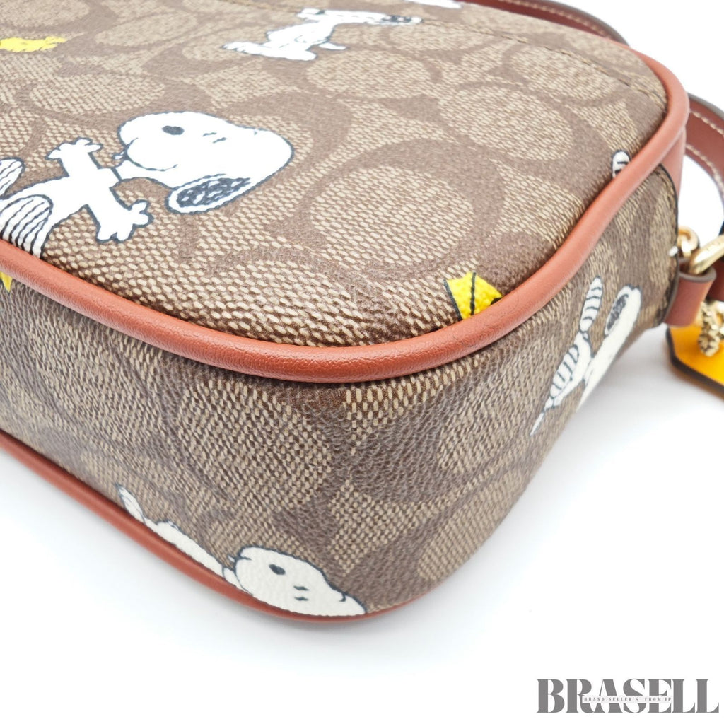 COACH Signature Snoopy Collaboration CF428 Compact Bag Cute Character Khaki