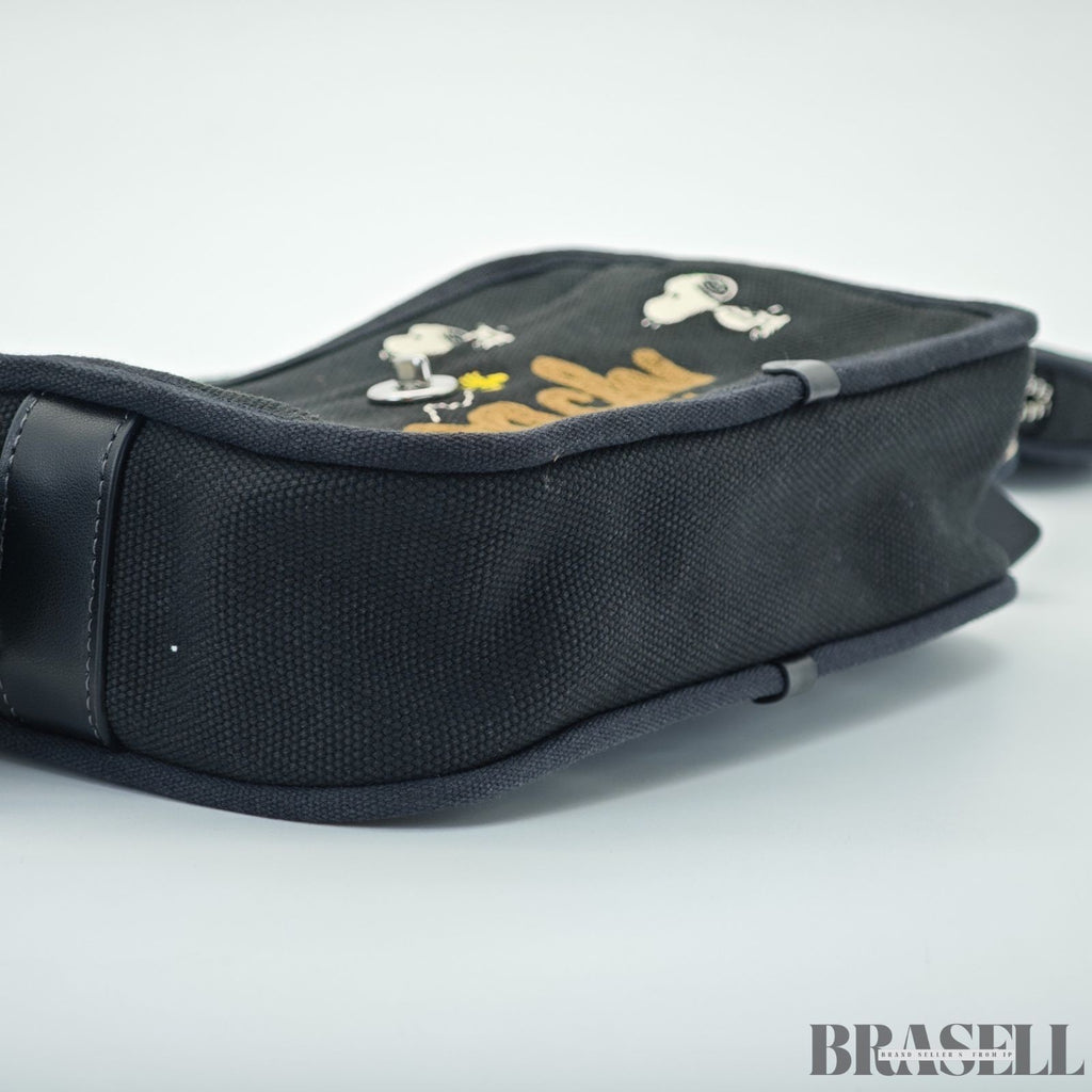 COACH Cargo Camera Bag with Snoopy Print Compact Bag Black