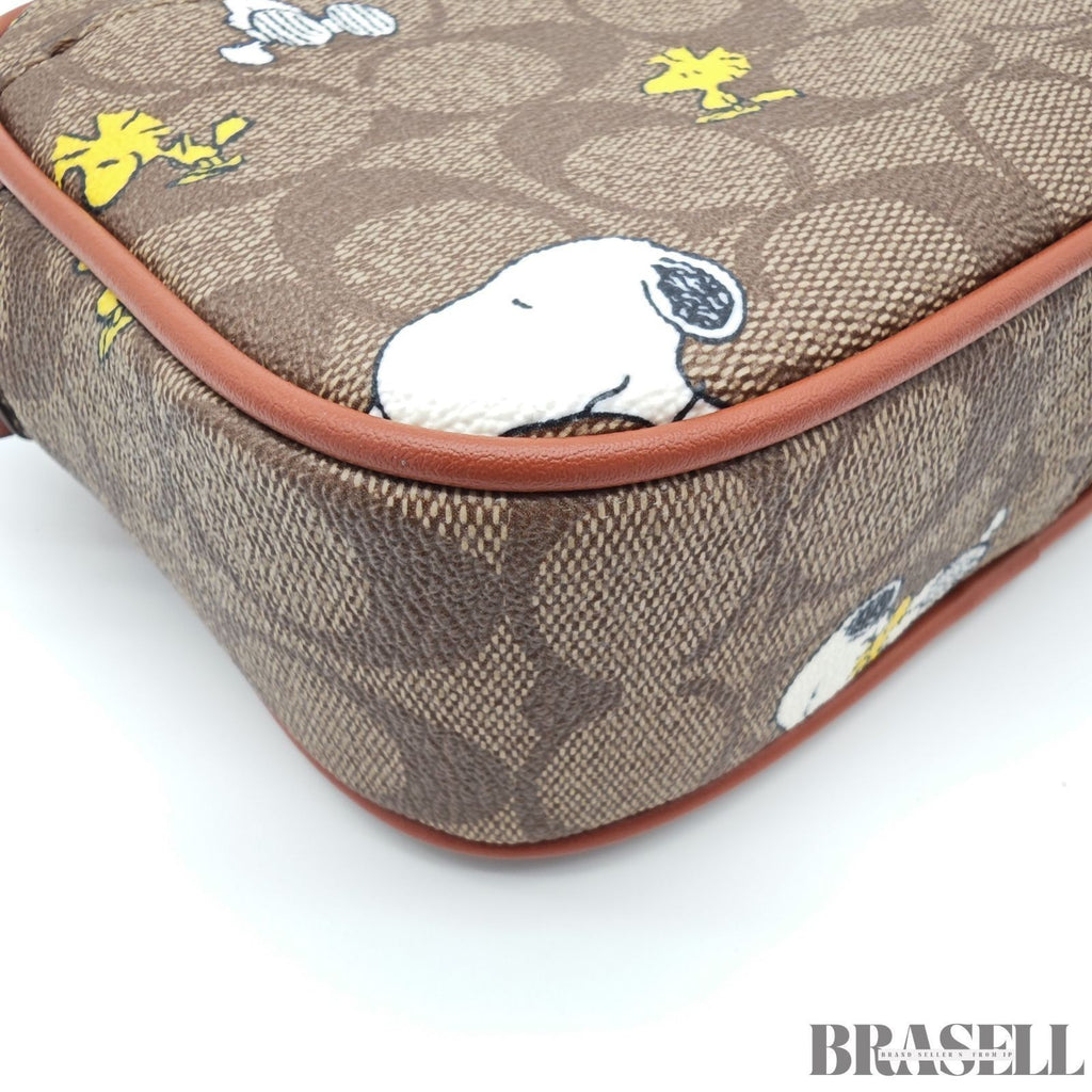 COACH Signature Snoopy Collaboration CF428 Compact Bag Cute Character Khaki