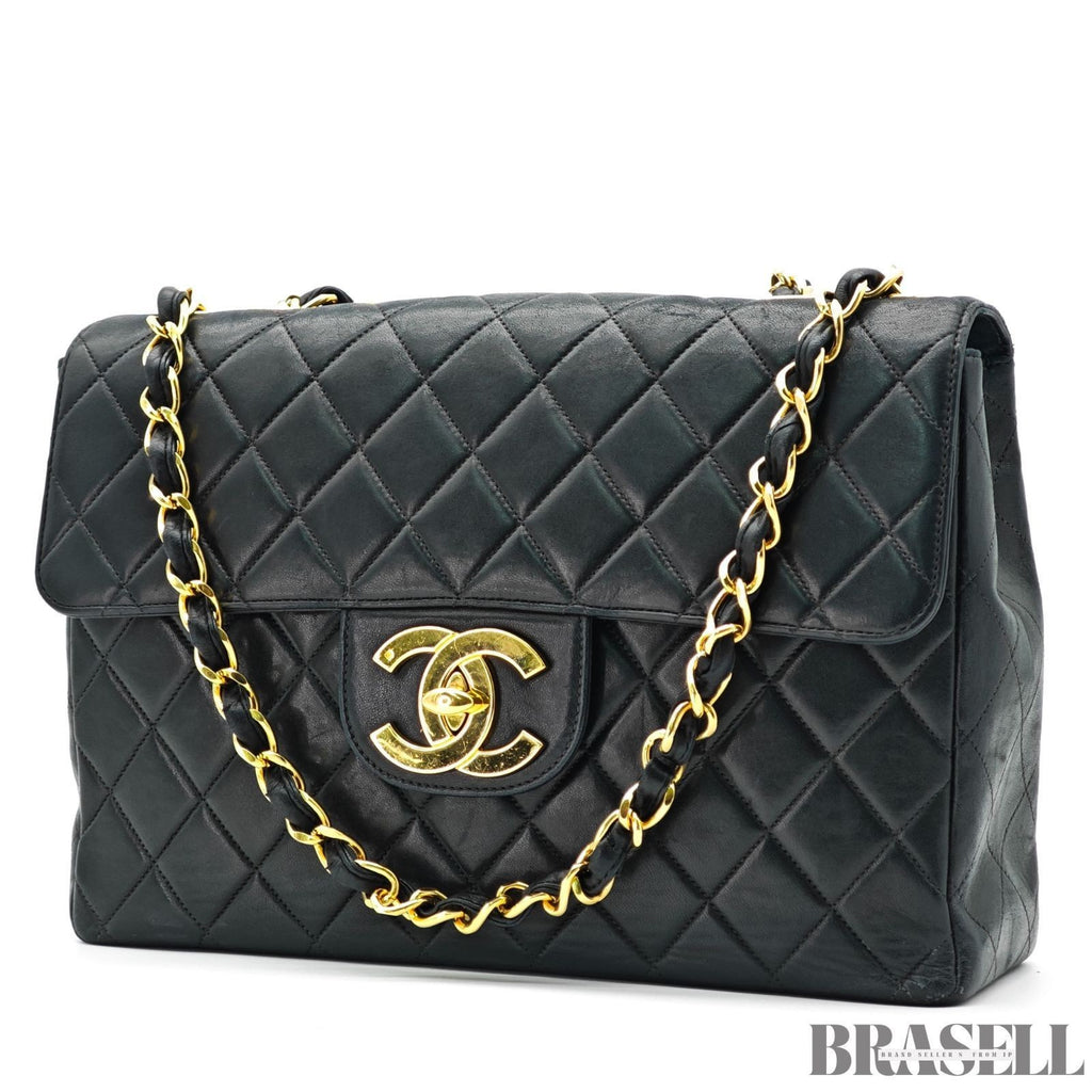 CHANEL Matelasse Lambskin Maxi Jumbo Classic Flap Bag Black Quilted Shoulder Bag