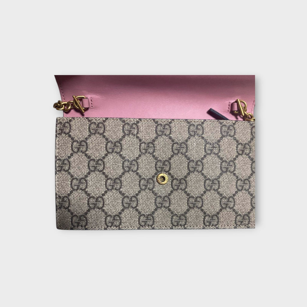 Gucci Pearl Scallop Chain Wallet with GG Pattern Leather