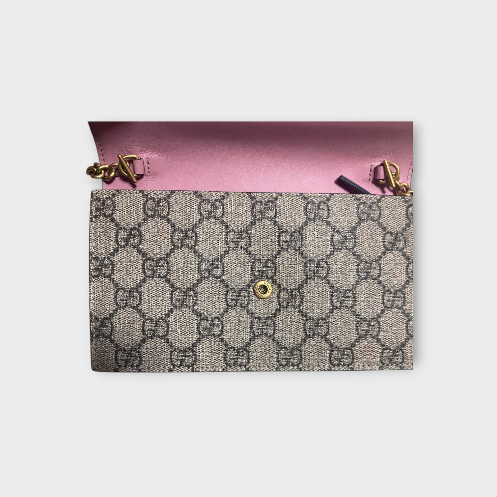 Gucci Pearl Scallop Chain Wallet with GG Pattern Leather