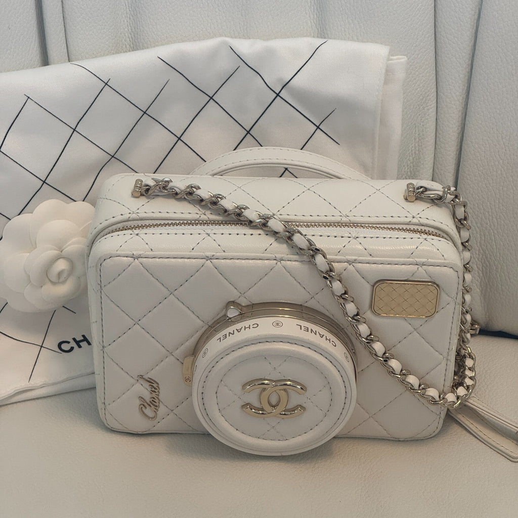 Last Sale CHANEL matelasse lambskin Chein Shoulder 24S White  Crossbody Bag 【SS】