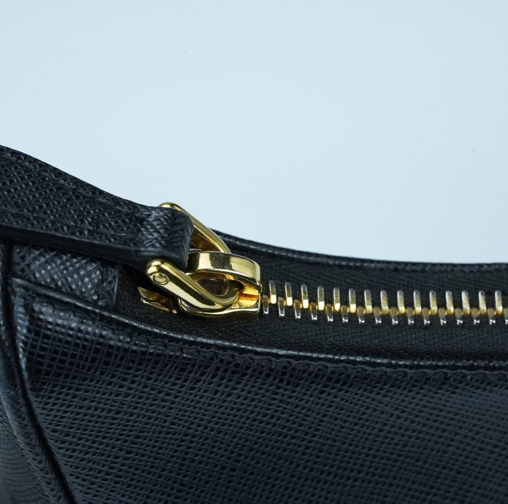 Prada Re-Edition 2005 Saffiano Leather Shoulder Bag in Black with Gold Hardware