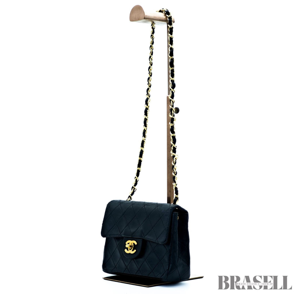 Chanel Mini Matelassé Lambskin Chain Shoulder Bag A01115 Flap Black Woman