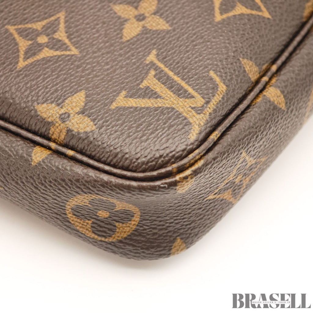 LOUIS VUITTON Pochette Accessoires Hand Bag Monogram Leather Canvas M51980