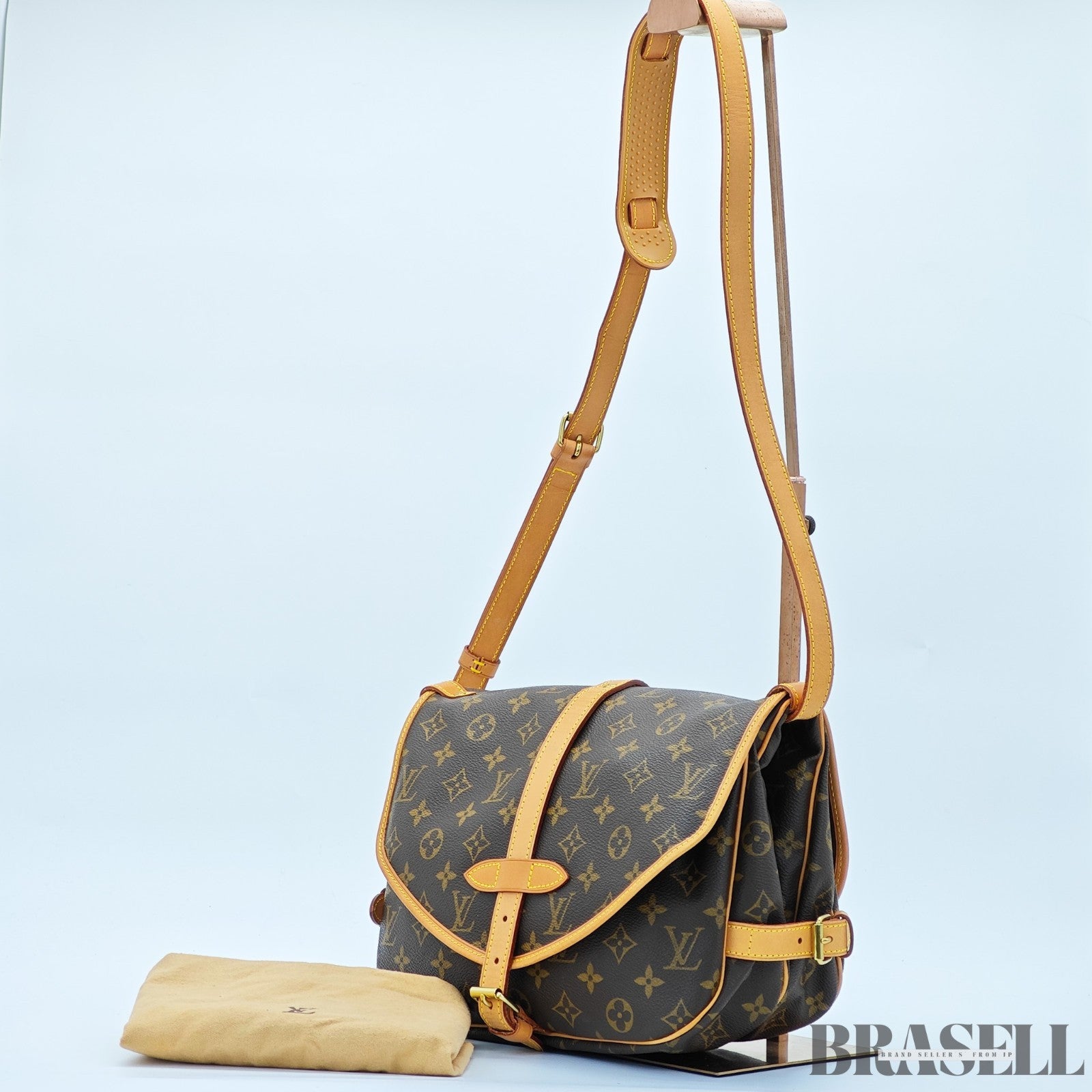 LOUIS VUITTON Saumur 30 Shoulder Bag M42256 Monogram Canvas Brown