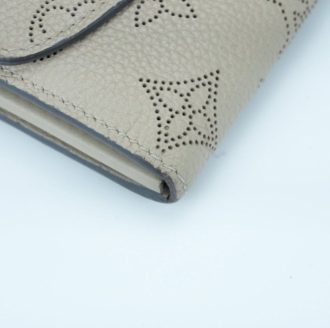 LOUIS VUITTON Mahina Portefeuille Iris Long Wallet M60144 Beige