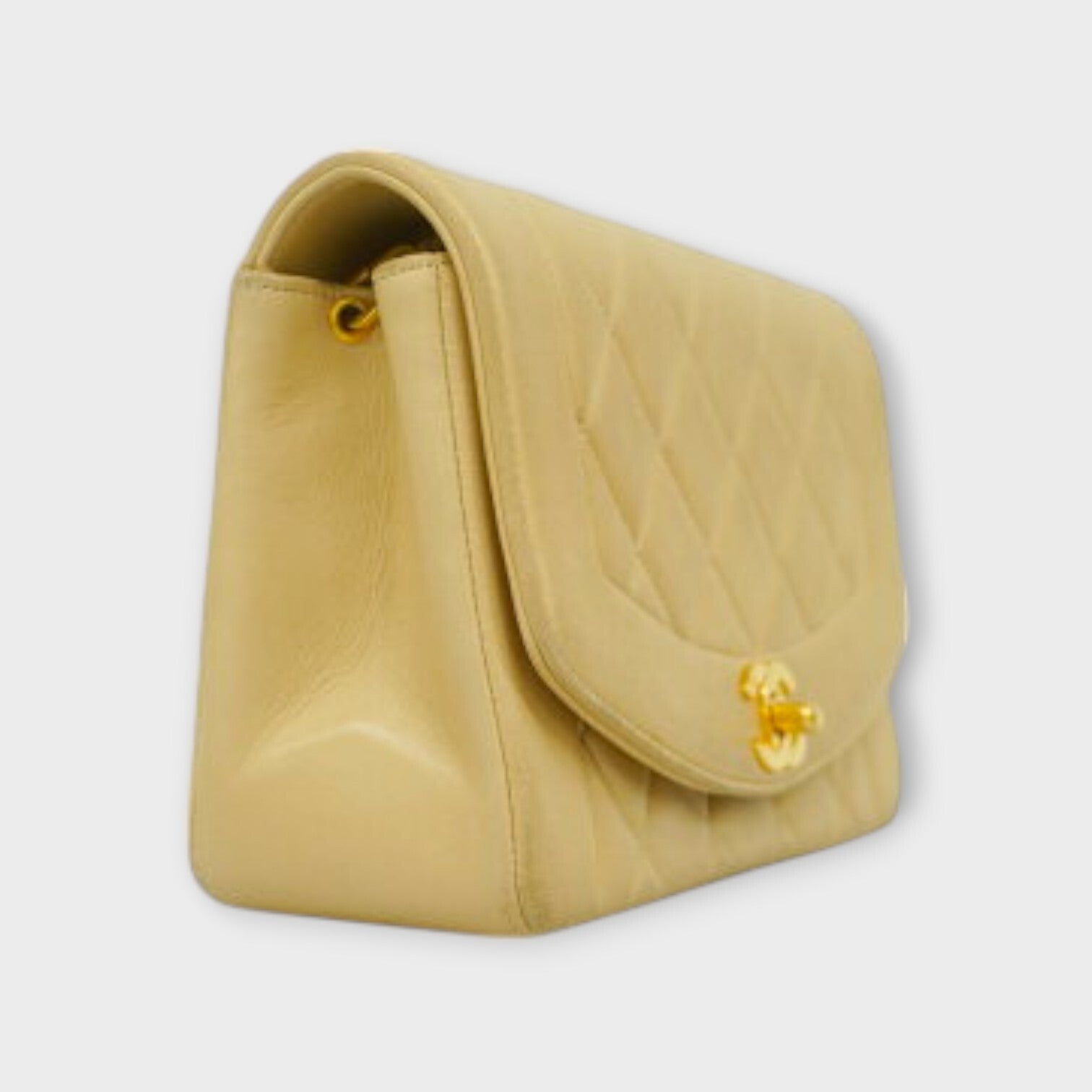 CHANEL Matelasse chain shoulder shoulder bag Diana. lambskin