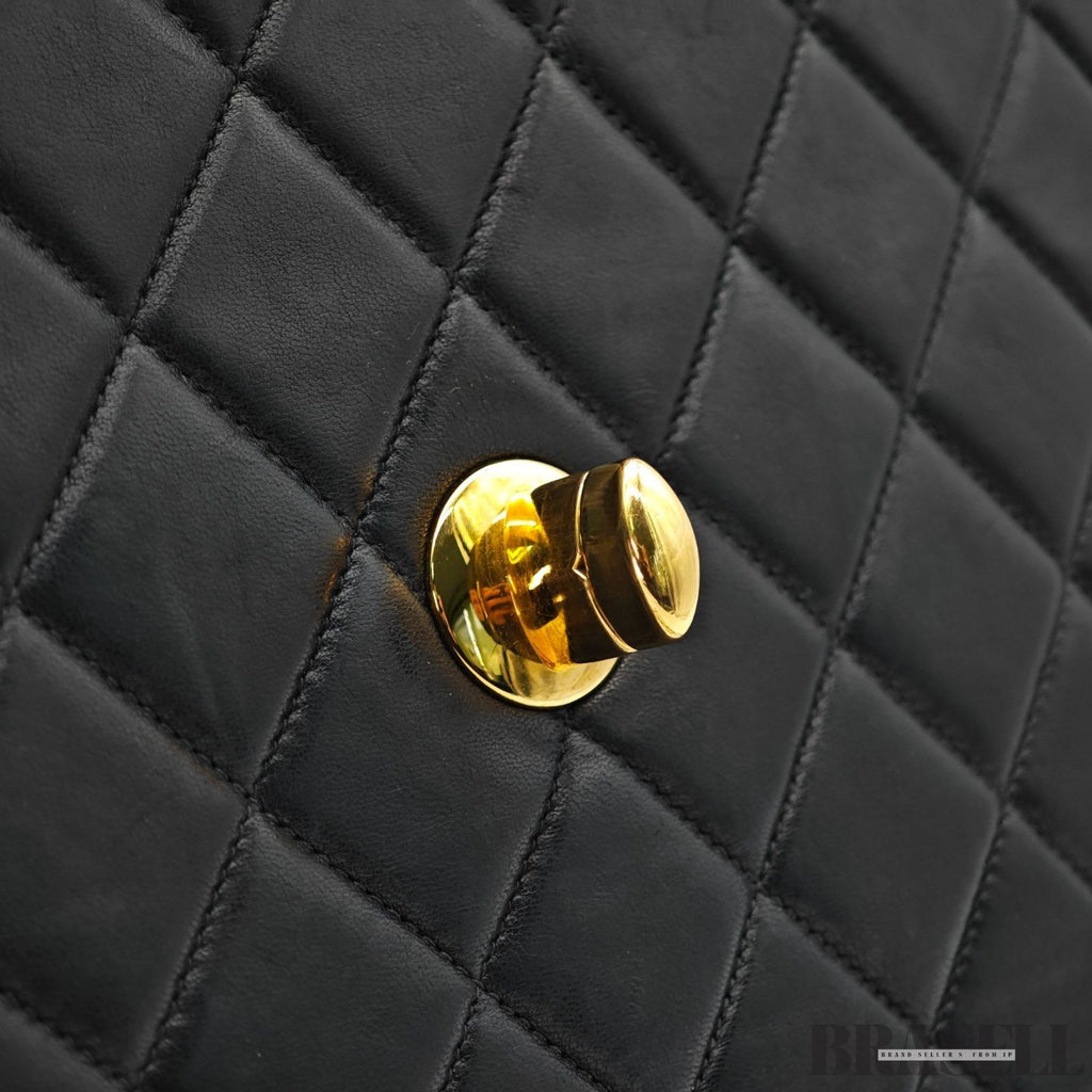 CHANEL Matelasse Lambskin Maxi Jumbo Classic Flap Bag Black Quilted Shoulder Bag