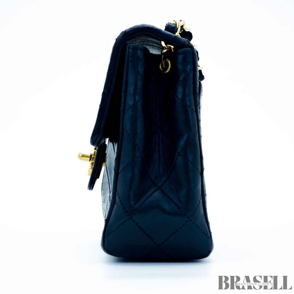 Chanel Mini Matelassé Lambskin Chain Shoulder Bag A01115 Flap Black Woman