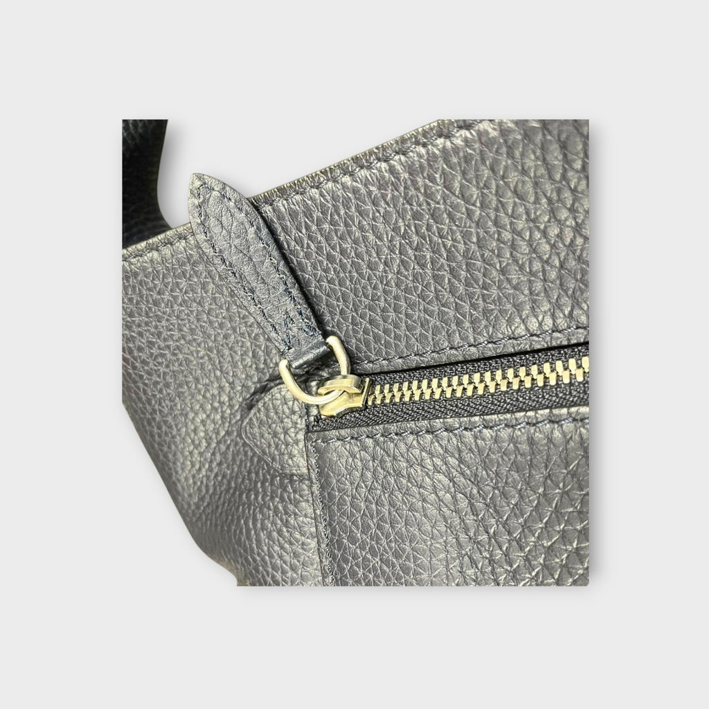 Louis Vuitton Eastside Messenger M53465 Shoulder Bag Logo Navy Leather 【A】