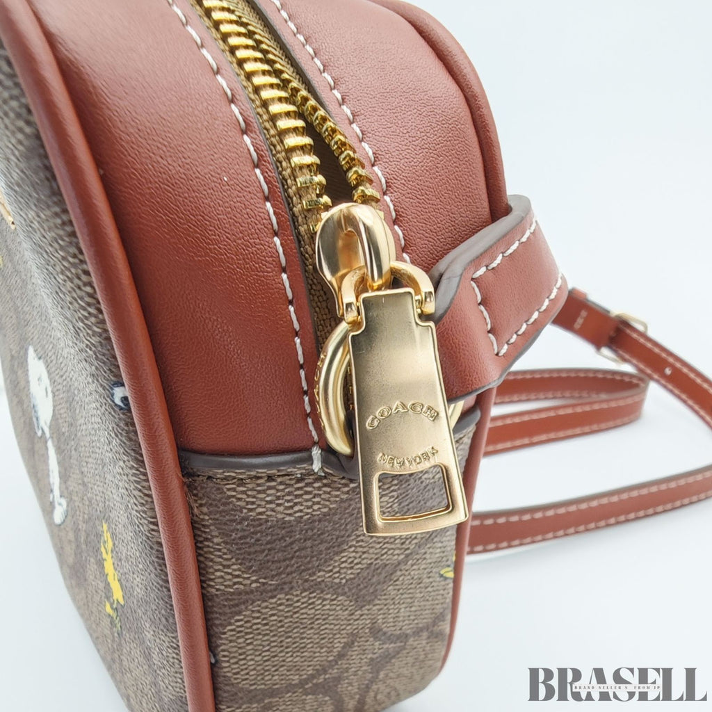 COACH Signature Snoopy Collaboration CF428 Compact Bag Cute Character Khaki