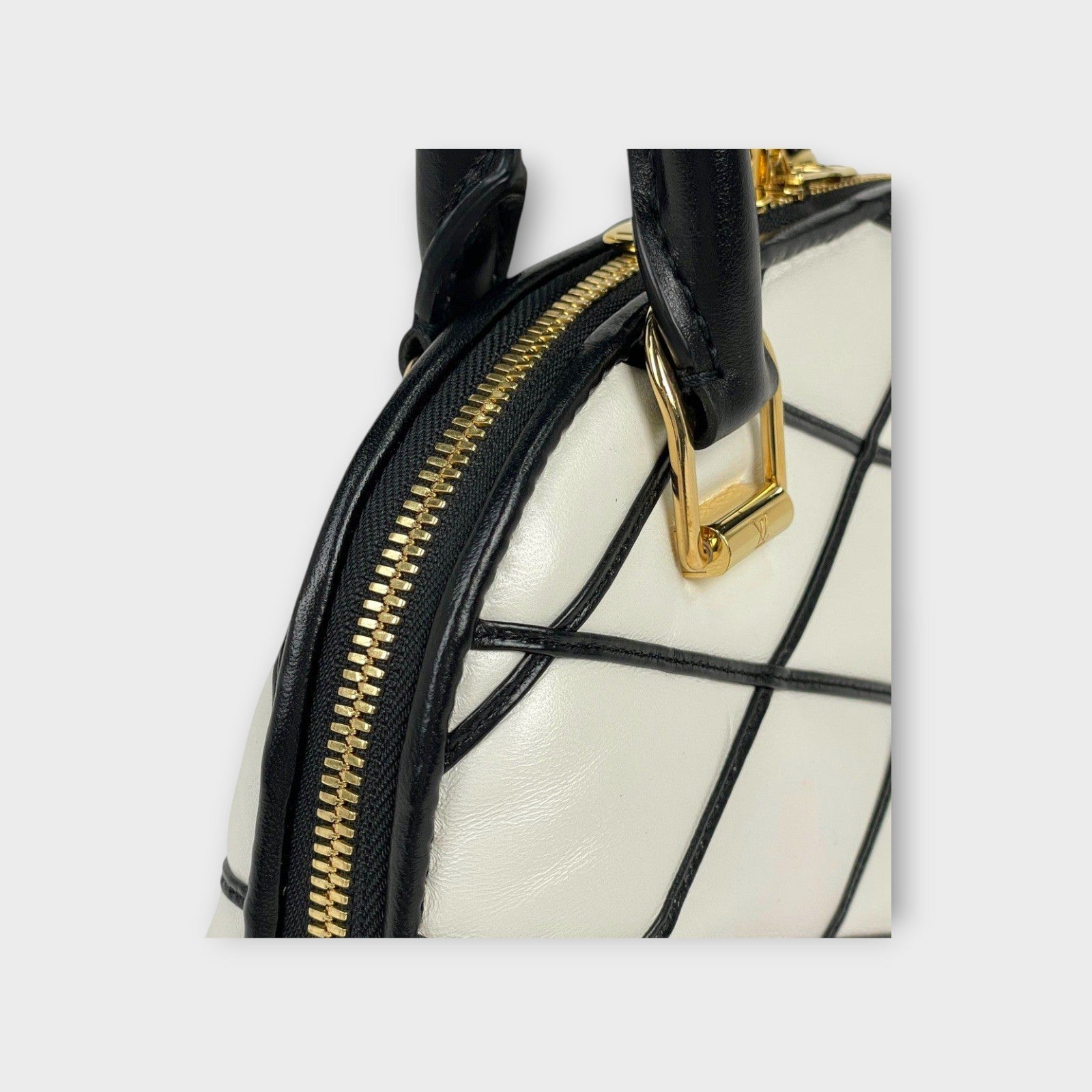 Louis Vuitton Alma BB 2-Way Shoulder Bag/Handbag Leather White M23761