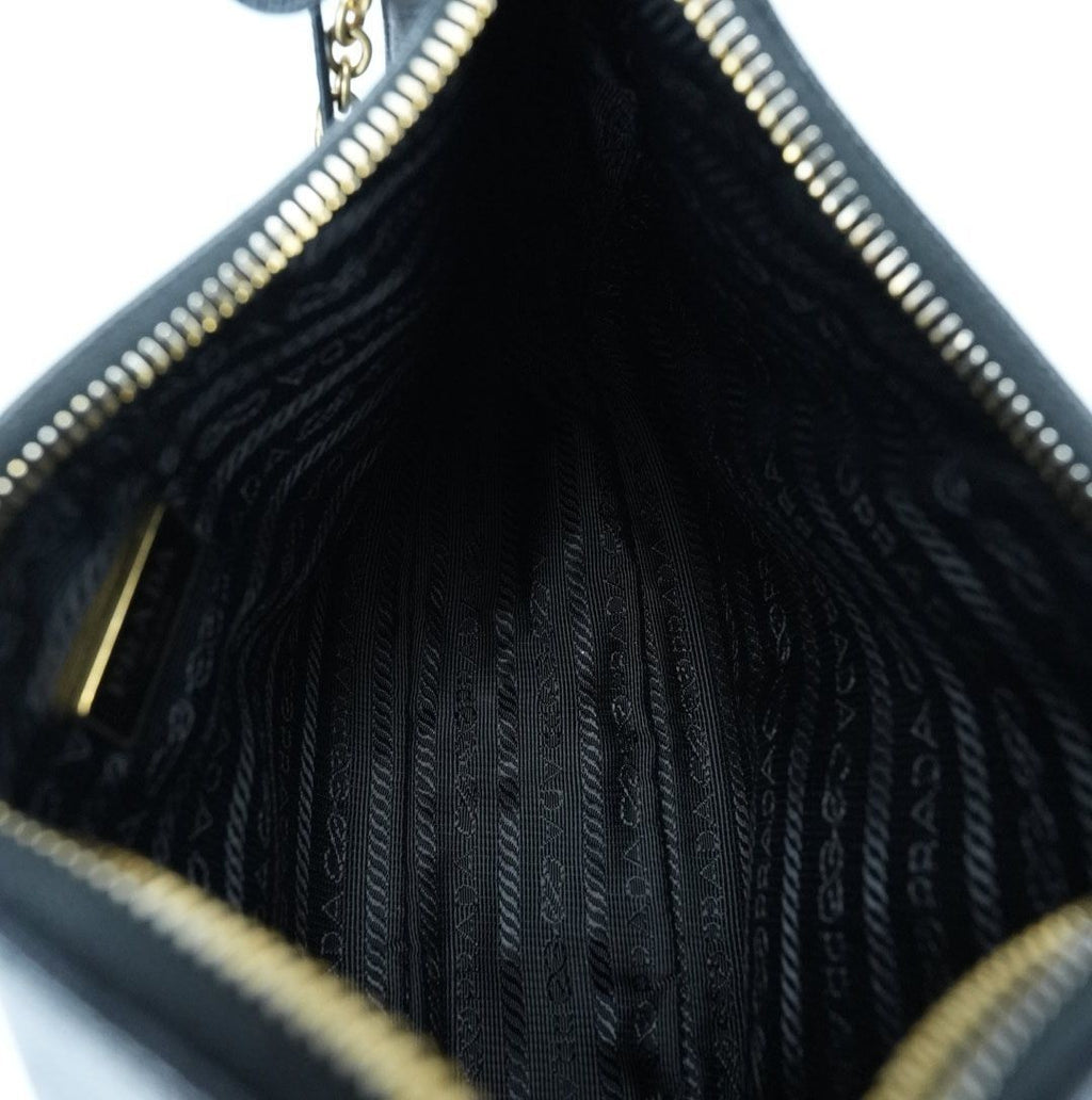 Prada Re-Edition 2005 Saffiano Leather Shoulder Bag in Black with Gold Hardware