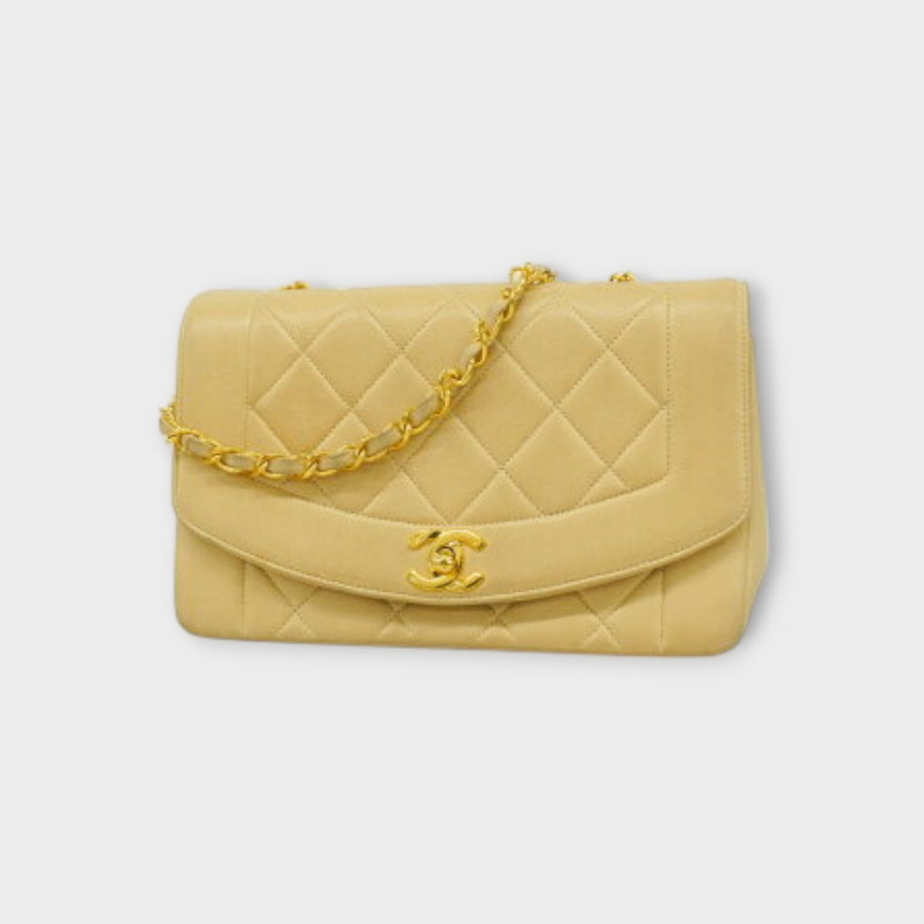 CHANEL Matelasse chain shoulder shoulder bag Diana. lambskin
