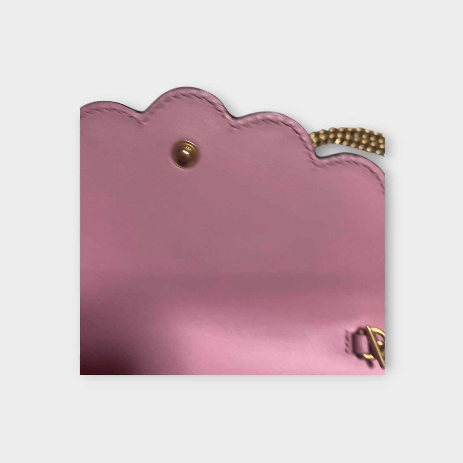 Gucci Pearl Scallop Chain Wallet with GG Pattern Leather