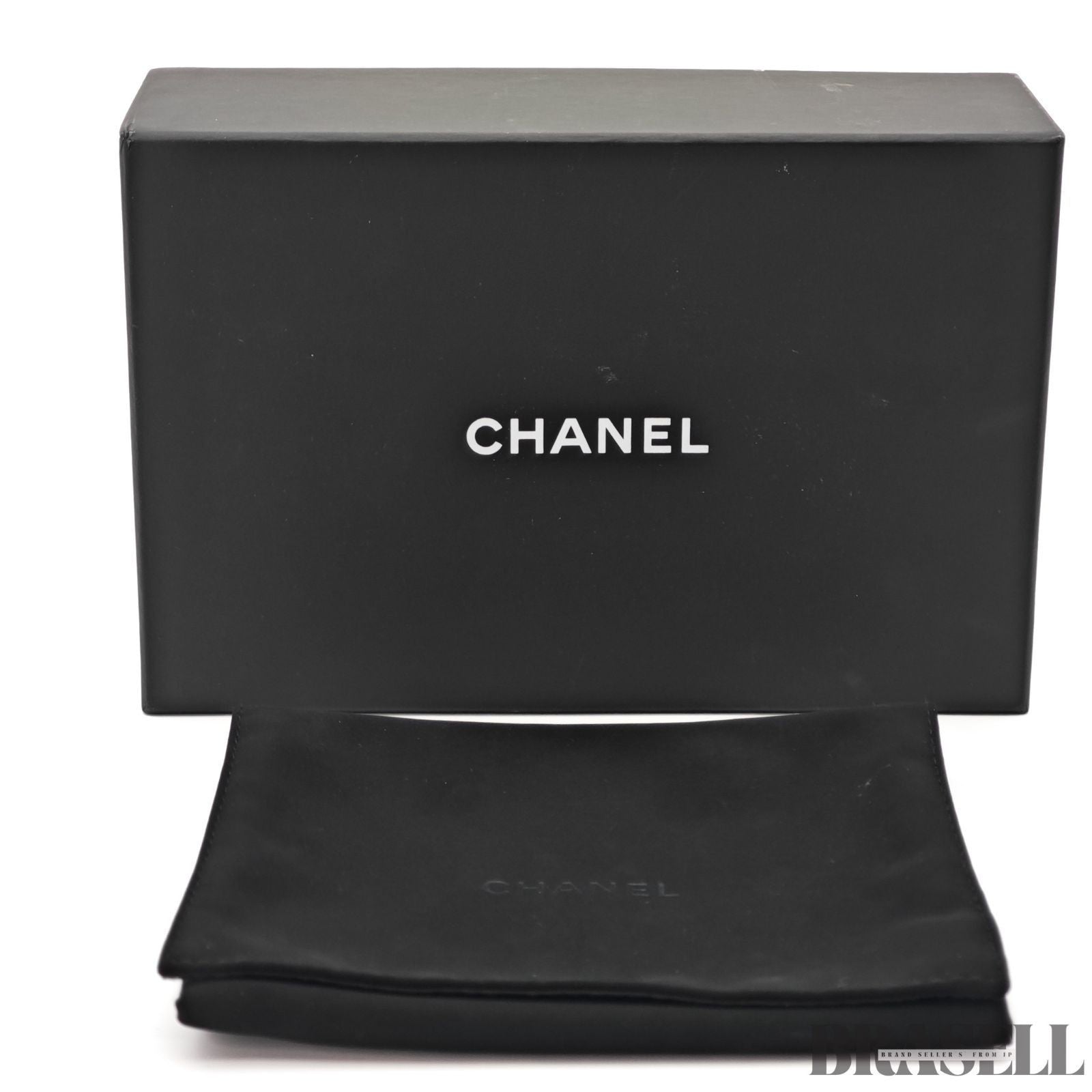 CHANEL Mini Matelasse Quilted Chain Shoulder Bag Women White w/Box Dust Bag