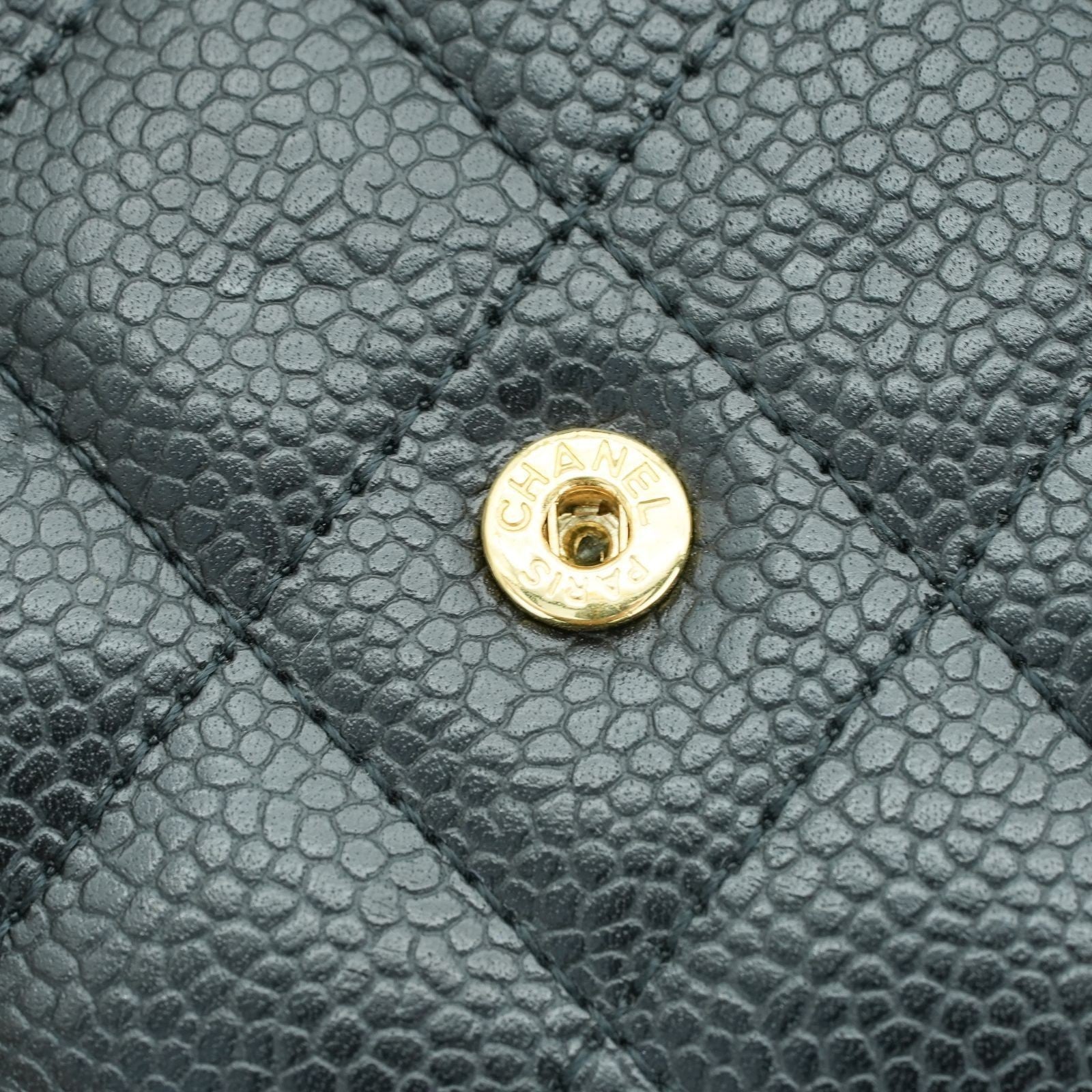 CHANEL Matelasse Bifold Wallet with Bill Compartment and Card Case Black