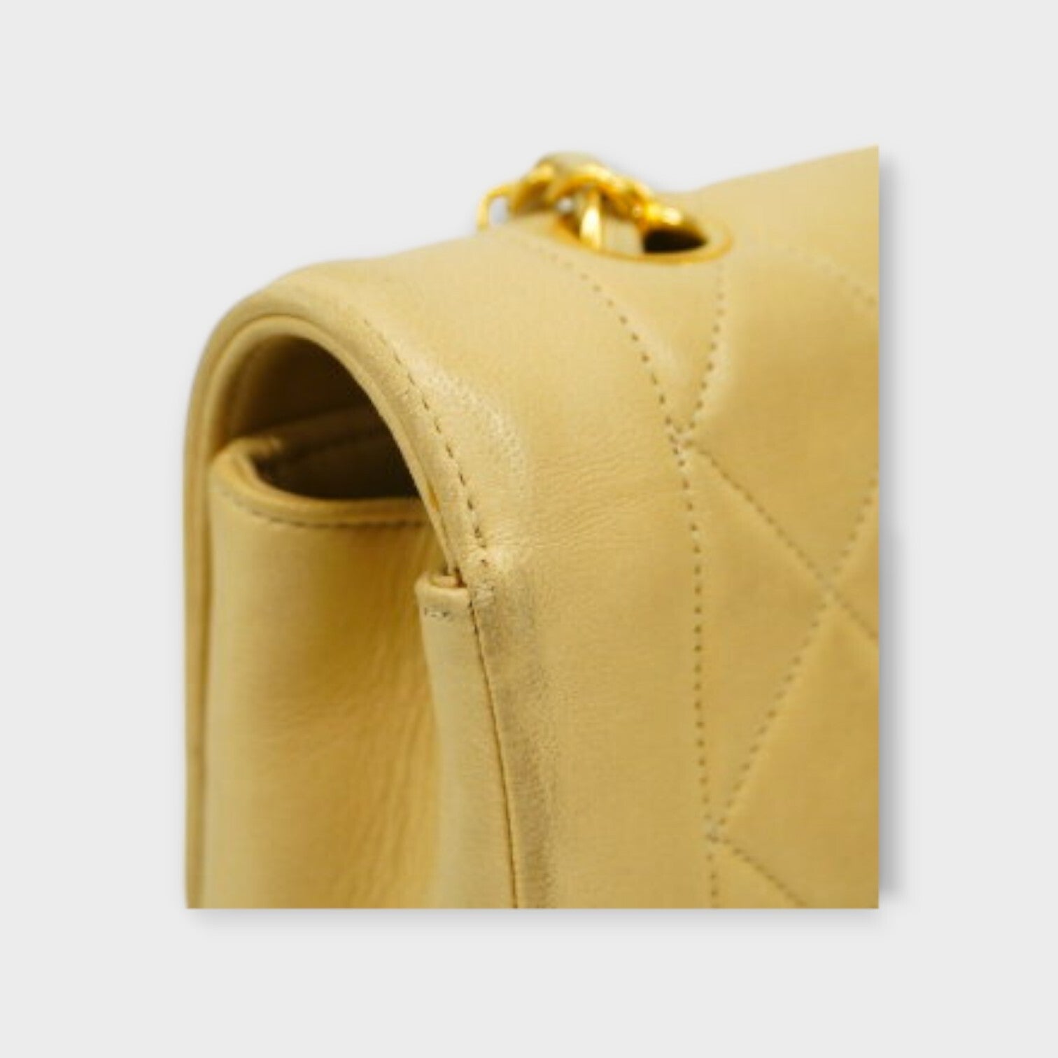 CHANEL Matelasse chain shoulder shoulder bag Diana. lambskin