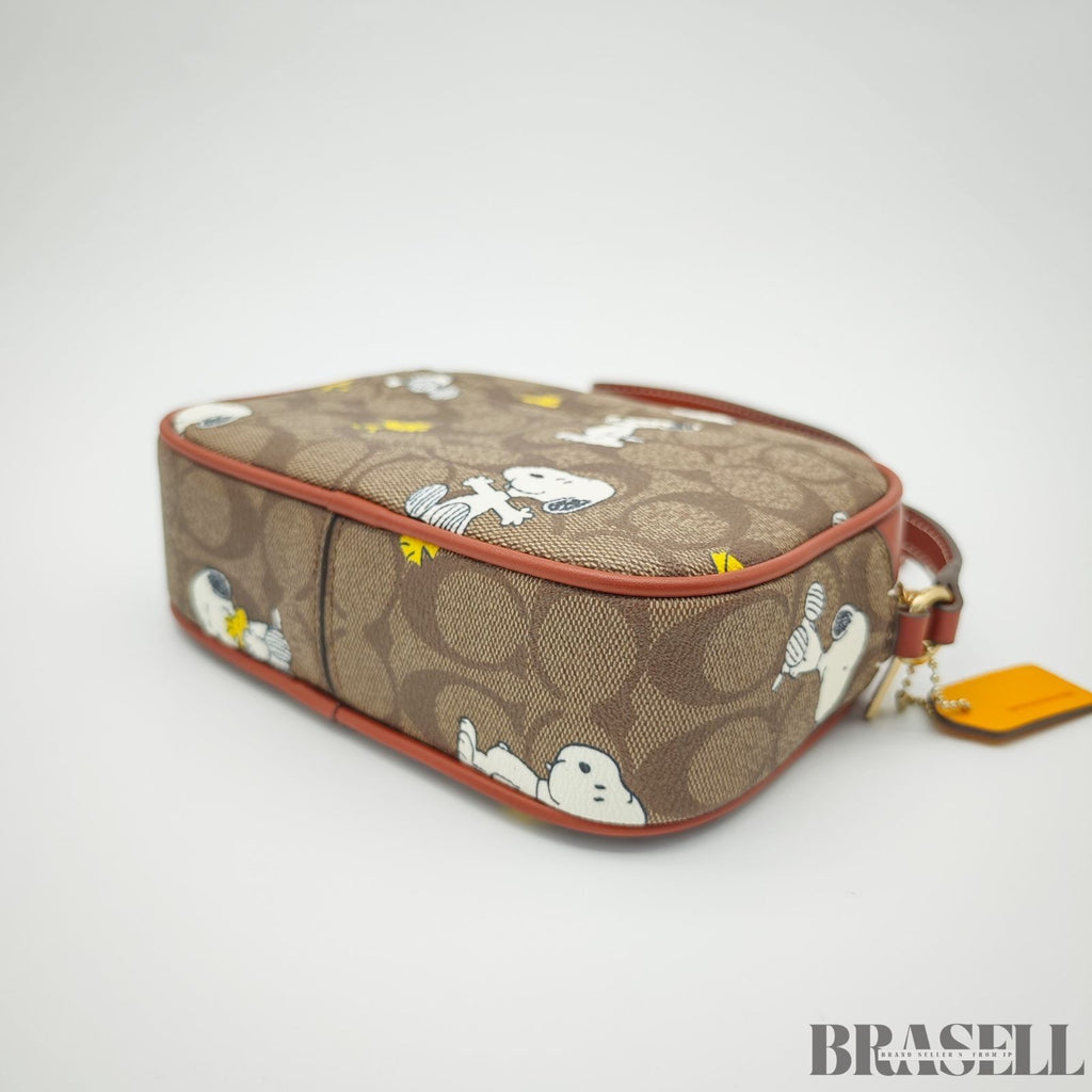 COACH Signature Snoopy Collaboration CF428 Compact Bag Cute Character Khaki