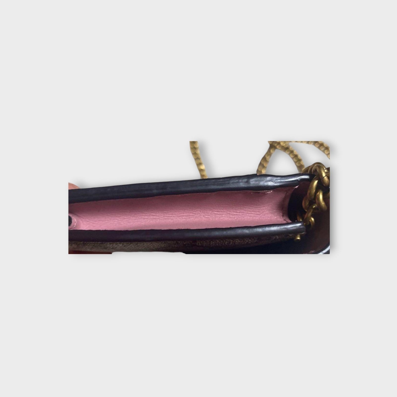 Gucci Pearl Scallop Chain Wallet with GG Pattern Leather