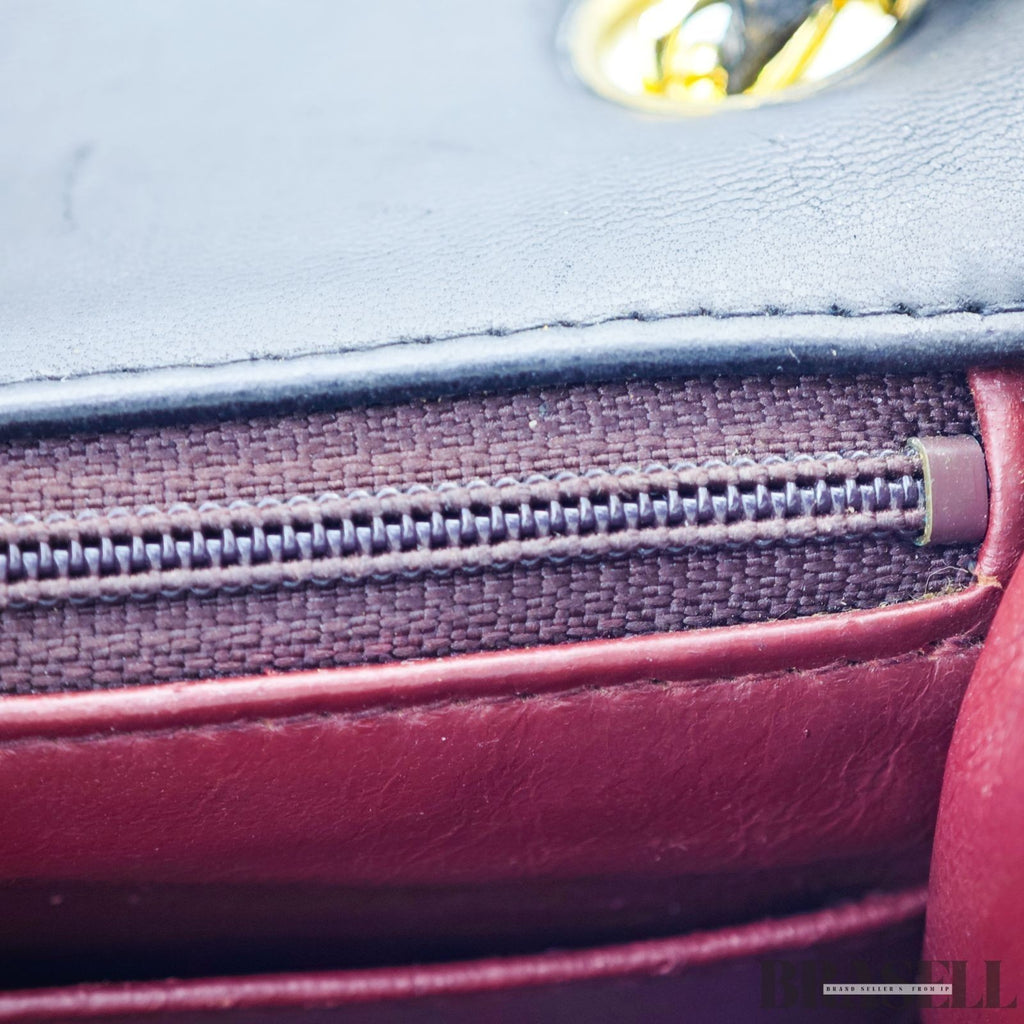 Borsa a tracolla Chanel Mini Matelassé in pelle di agnello con catena...