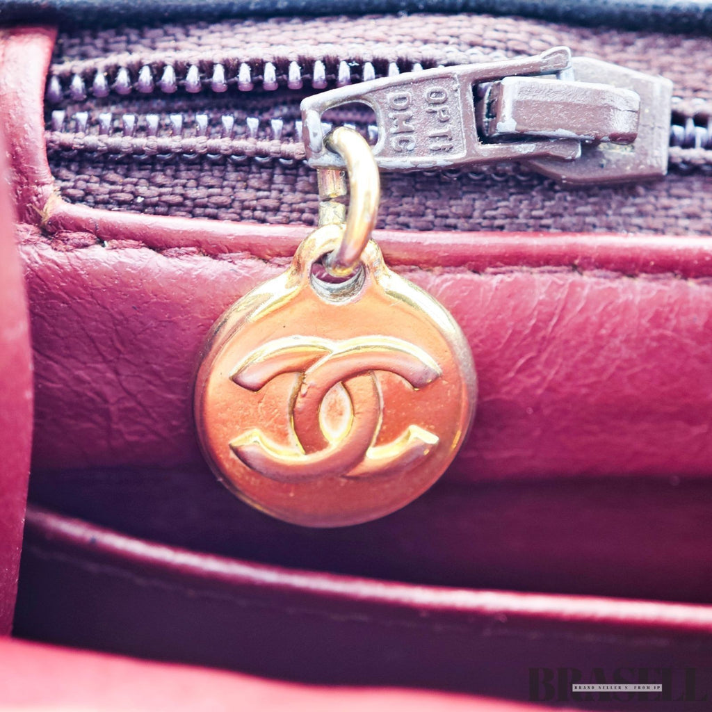 Borsa a tracolla Chanel Mini Matelassé in pelle di agnello con catena...