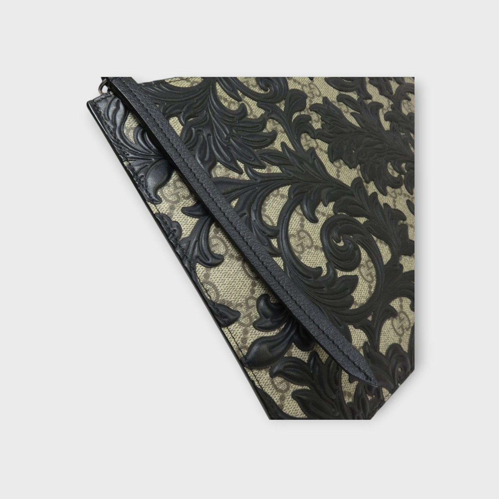 GUCCI GG Supreme Arabesque Clutch Bag 410810