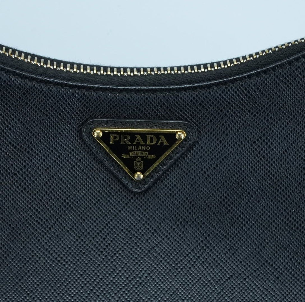Prada Re-Edition 2005 Saffiano Leather Shoulder Bag in Black with Gold Hardware