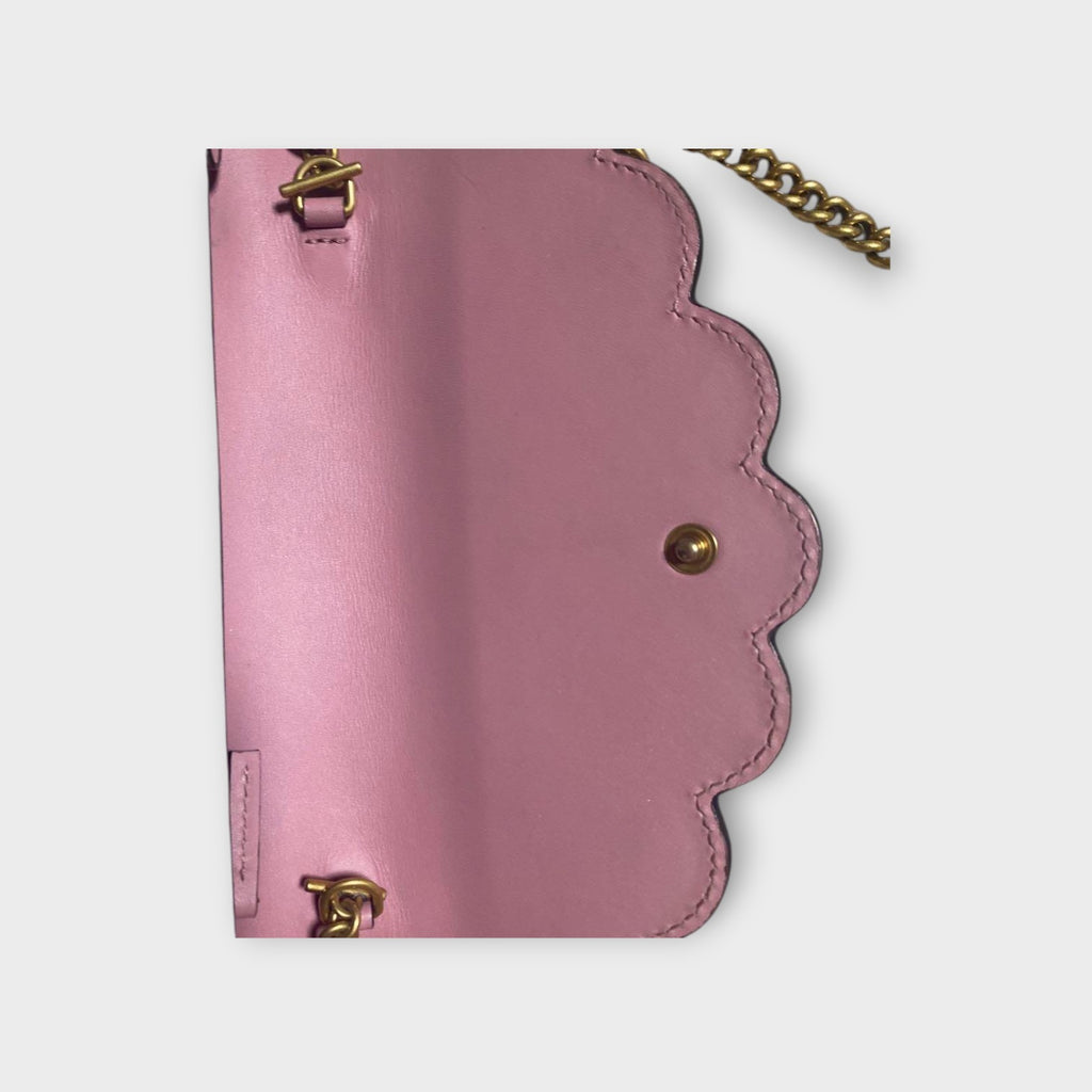 Gucci Pearl Scallop Chain Wallet with GG Pattern Leather