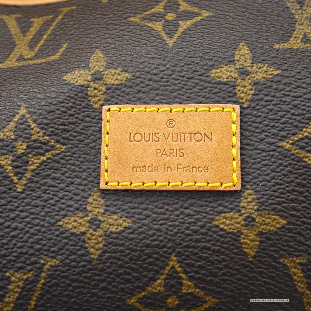 LOUIS VUITTON Saumur 30 Shoulder Bag M42256 Monogram Canvas Brown
