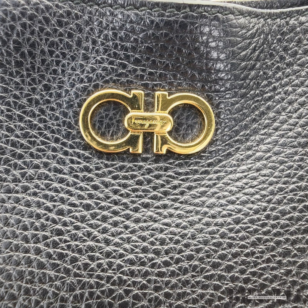 Ferragamo Gancini Tote Bag Black color Leather Women's
