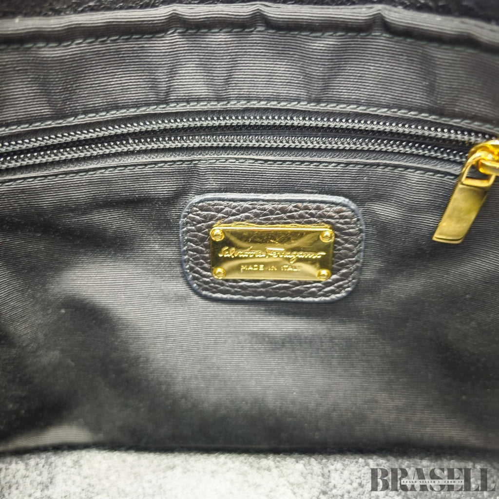 Ferragamo Gancini Tote Bag Black color Leather Women's