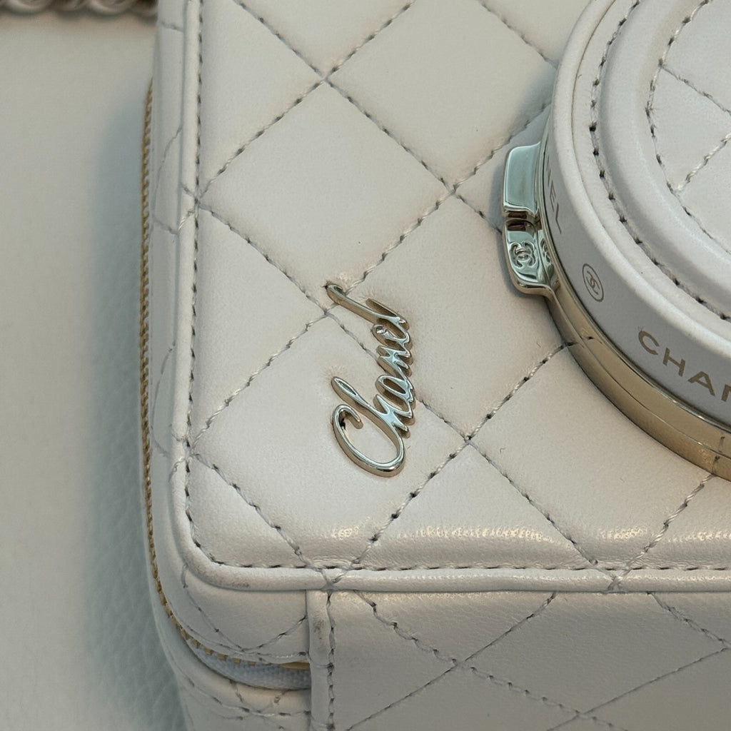 Last Sale CHANEL matelasse lambskin Chein Shoulder 24S White  Crossbody Bag 【SS】