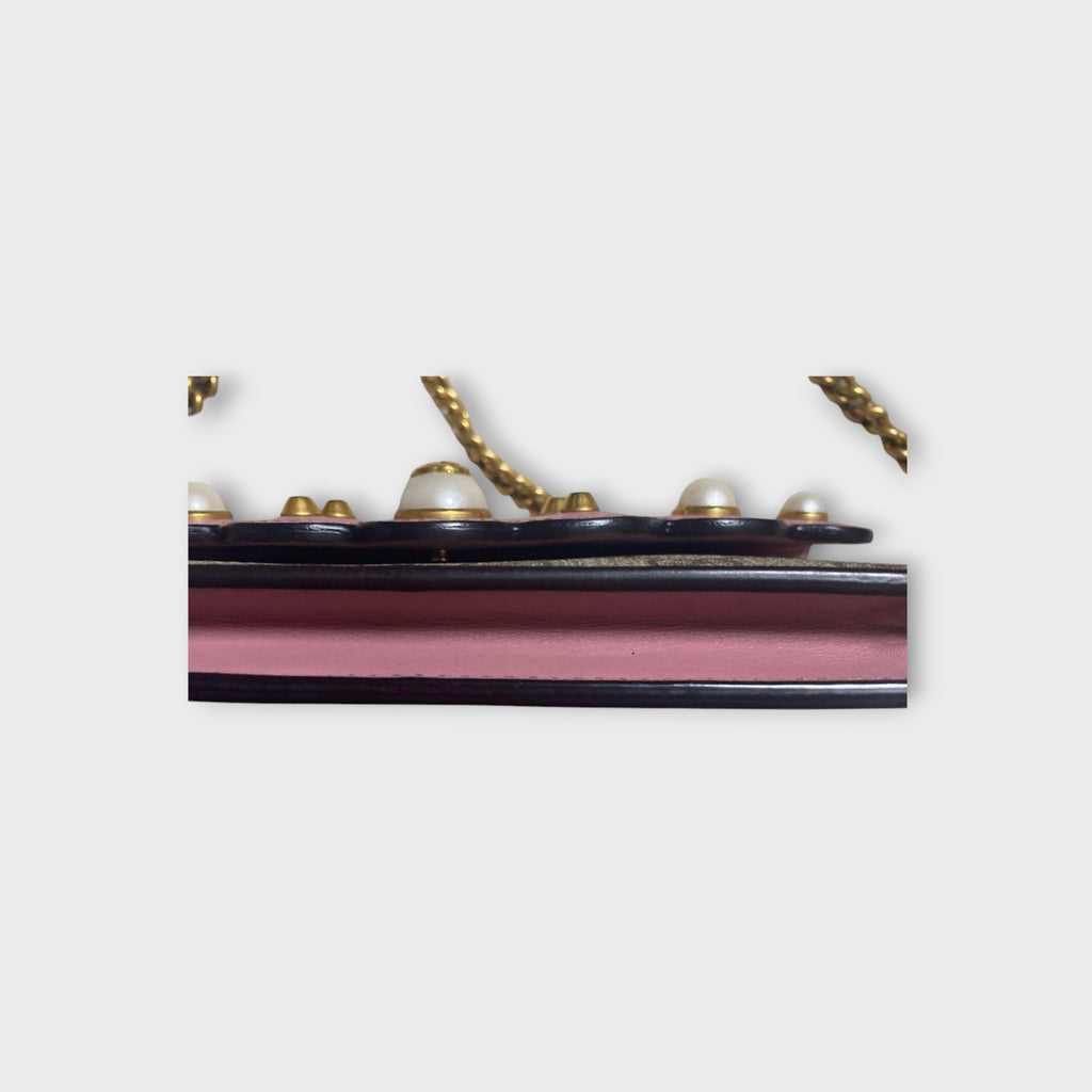 Gucci Pearl Scallop Chain Wallet with GG Pattern Leather